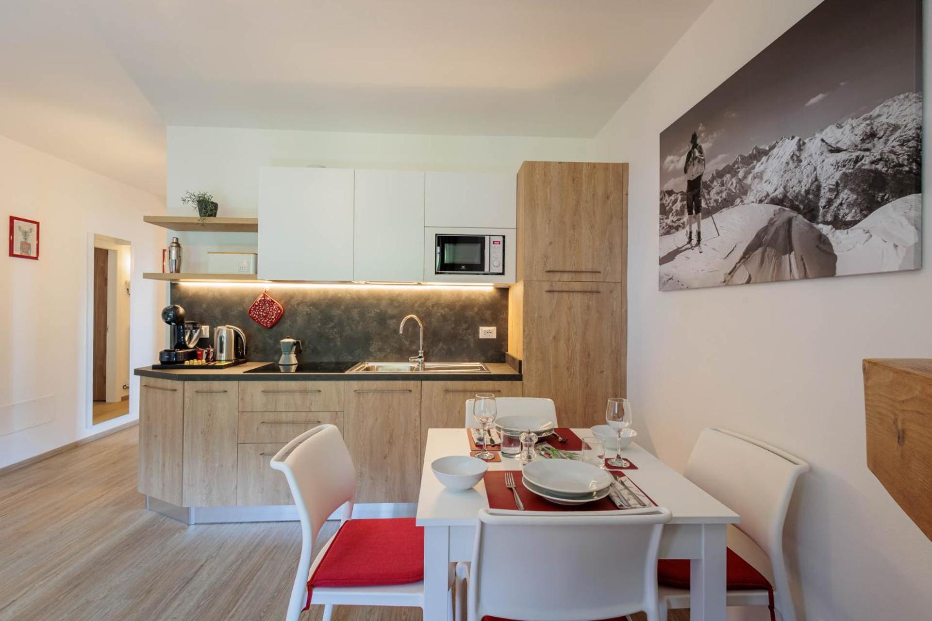 Revo Apartments - Rocca Fiorita อาปริกา ภายนอก รูปภาพ